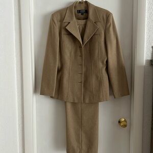 Larry Levine pant suit - size 12
